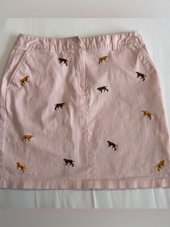 Larry Levine Pale Pink Mini Skirt with Embroidered Retrievers - Picture 3 of 11